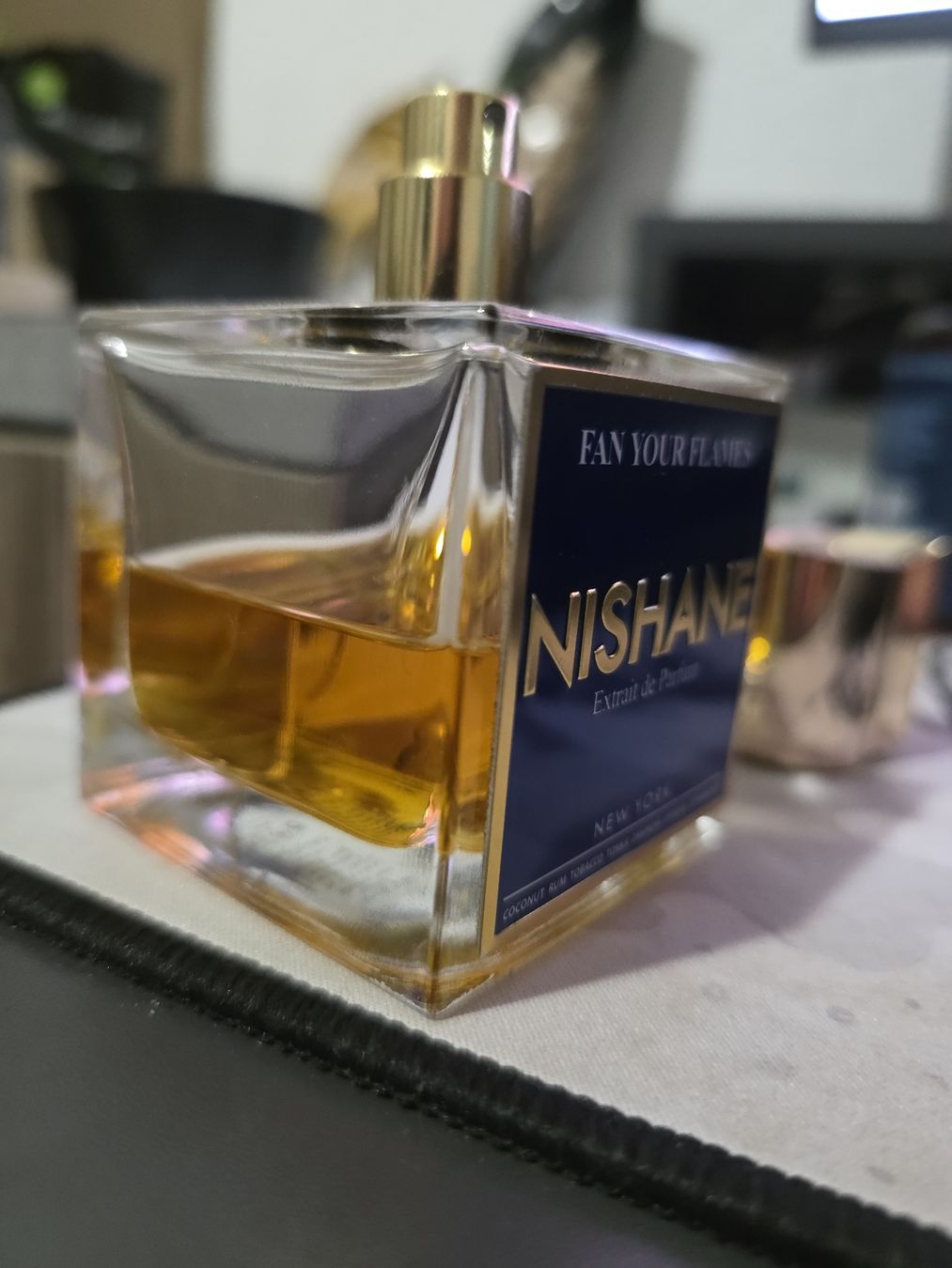 Nishane Parfums & Eau de Toilette: nishane FYF – D'occasion à Mollis par Nebes