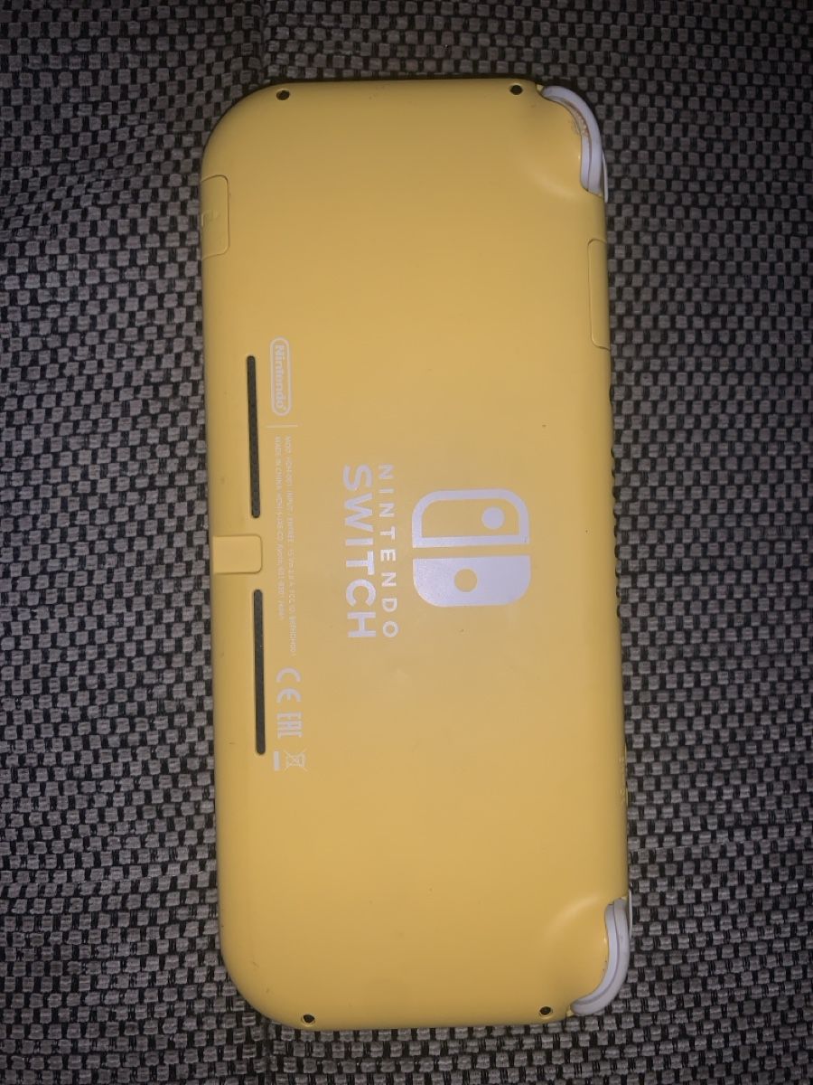 Nintendo Console: Nintendo Switch lite  – Usato da Wolfwil venduto da maj_dny9 1