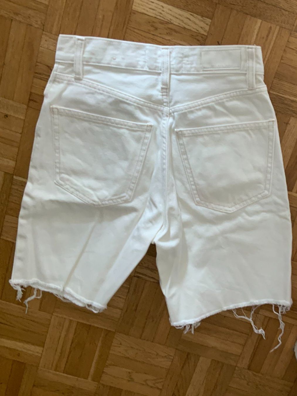 Mango Hosen: MNG JEANS Schort Gr.44 ---------§ – Gebraucht aus Wallisellen von AS.TZ. 1