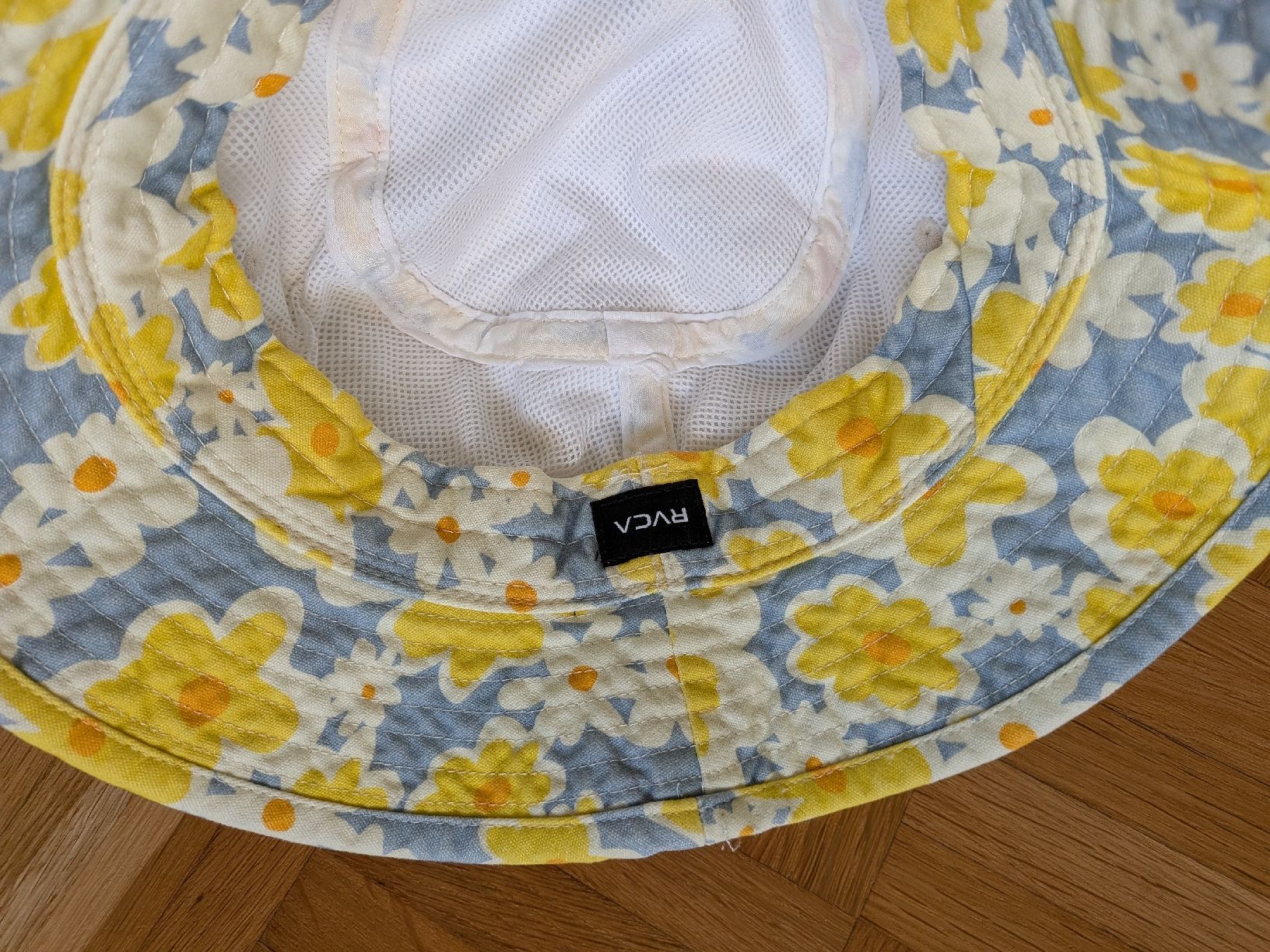 RVCA Hüte, Mützen & Caps: RVCA Sonnenhut – Gebraucht aus Münchenbuchsee von Grundel74 1