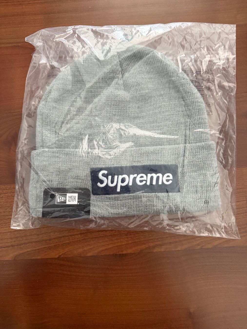 Supreme Copricapi, berretti & cappellini: Supreme New Era Box Logo Beanie FW25 – Nuovo e nell'imballaggio originale da Grabs venduto da Alvin13 2