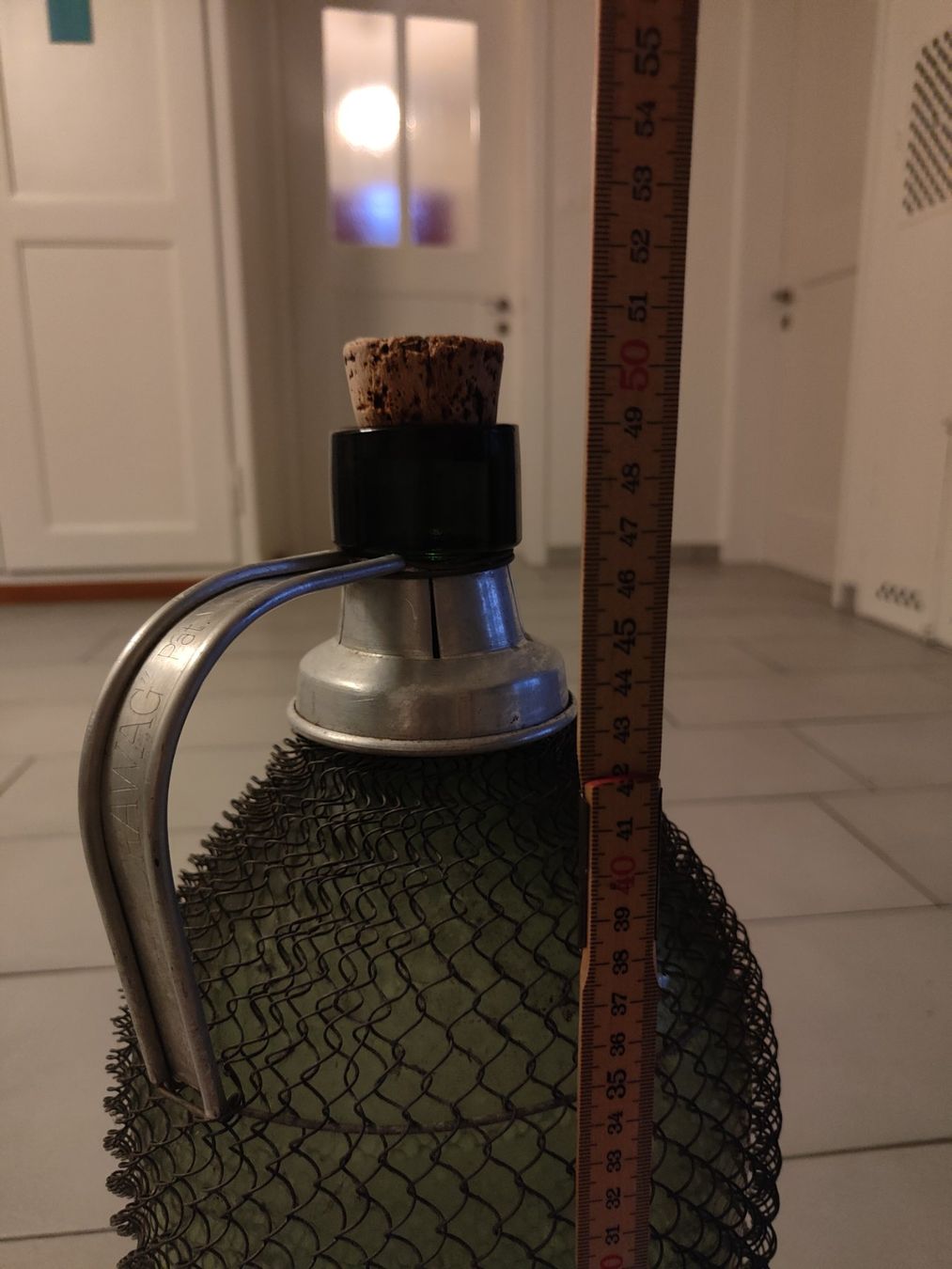 Verres, cruches & bouteilles: Weinflasche gross – D'occasion à Nidau par Wombat42 1