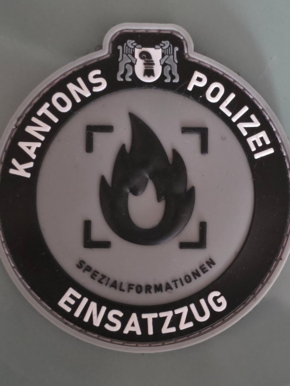 Schweizer Armee Placchette & Badge: Polizei Basel  Einsatzzug Pvc Klett Badge Neu – Nuovo (secondo la descrizione) da Nyon venduto da freetoys08