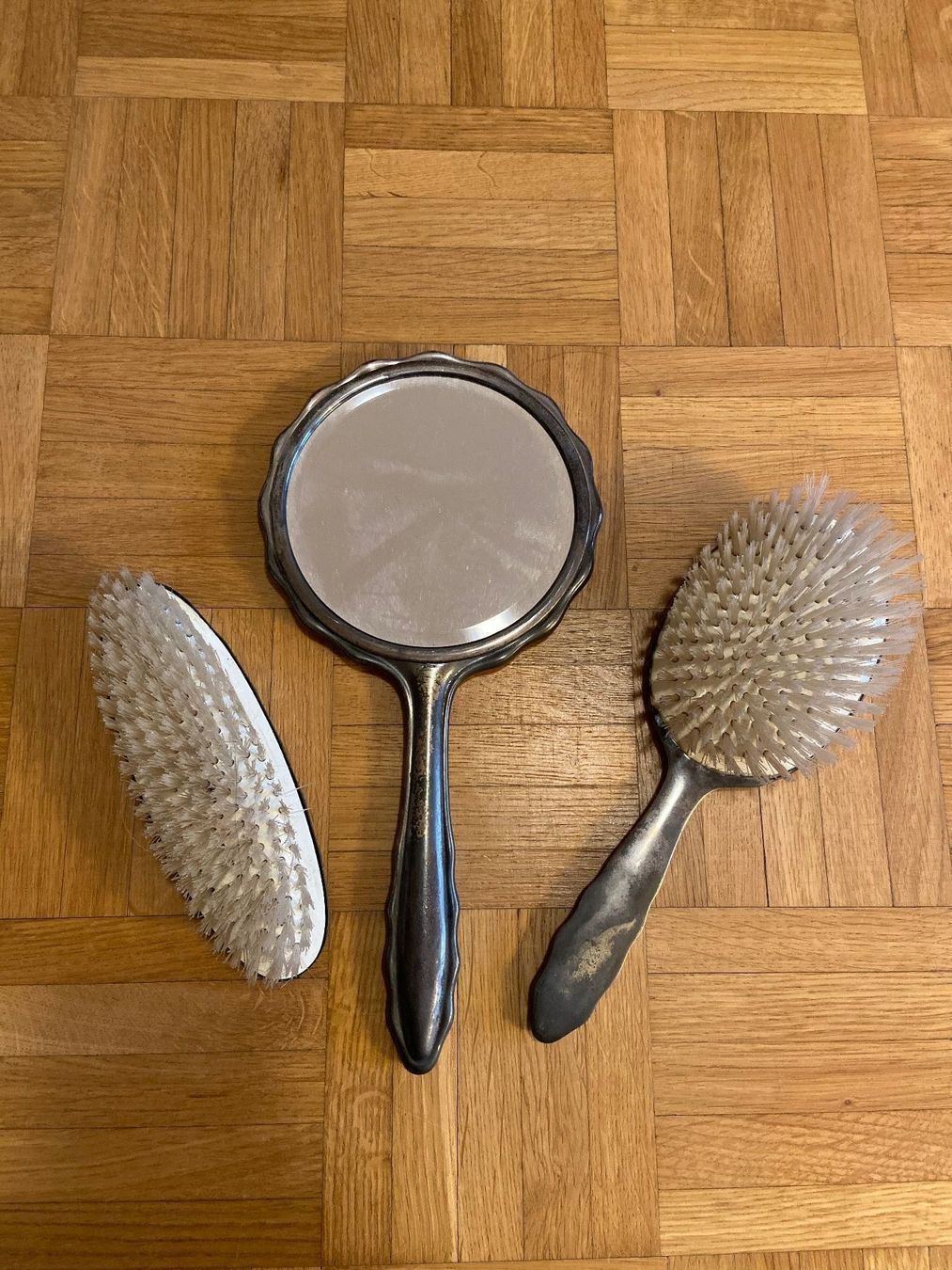 Cura del viso: Antikes Frisier Set / Haarbürste – Usato da Jonen venduto da Lux.K.