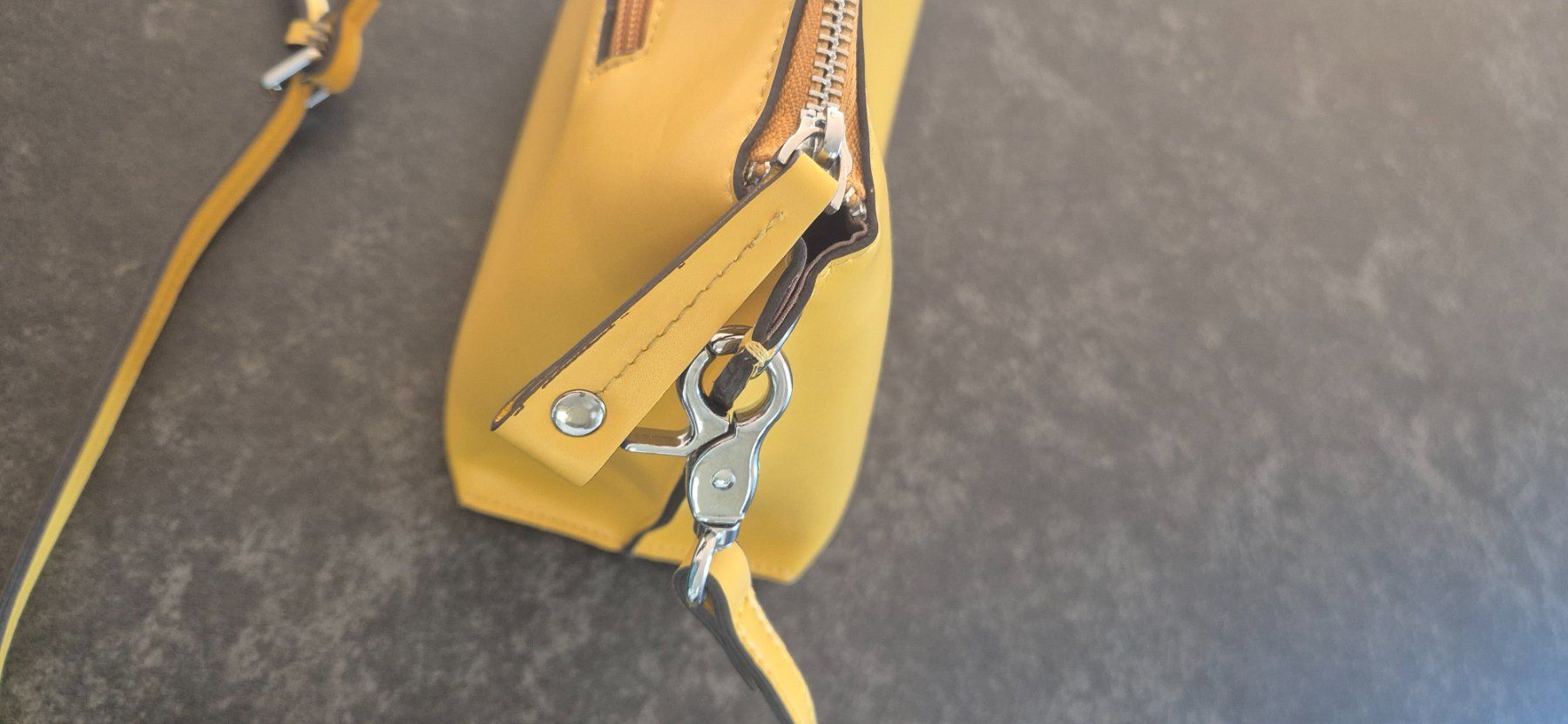Borse da donna: Tasche aus Ökoleder  D.Vero – Usato da Sargans venduto da nat_5gx5 7