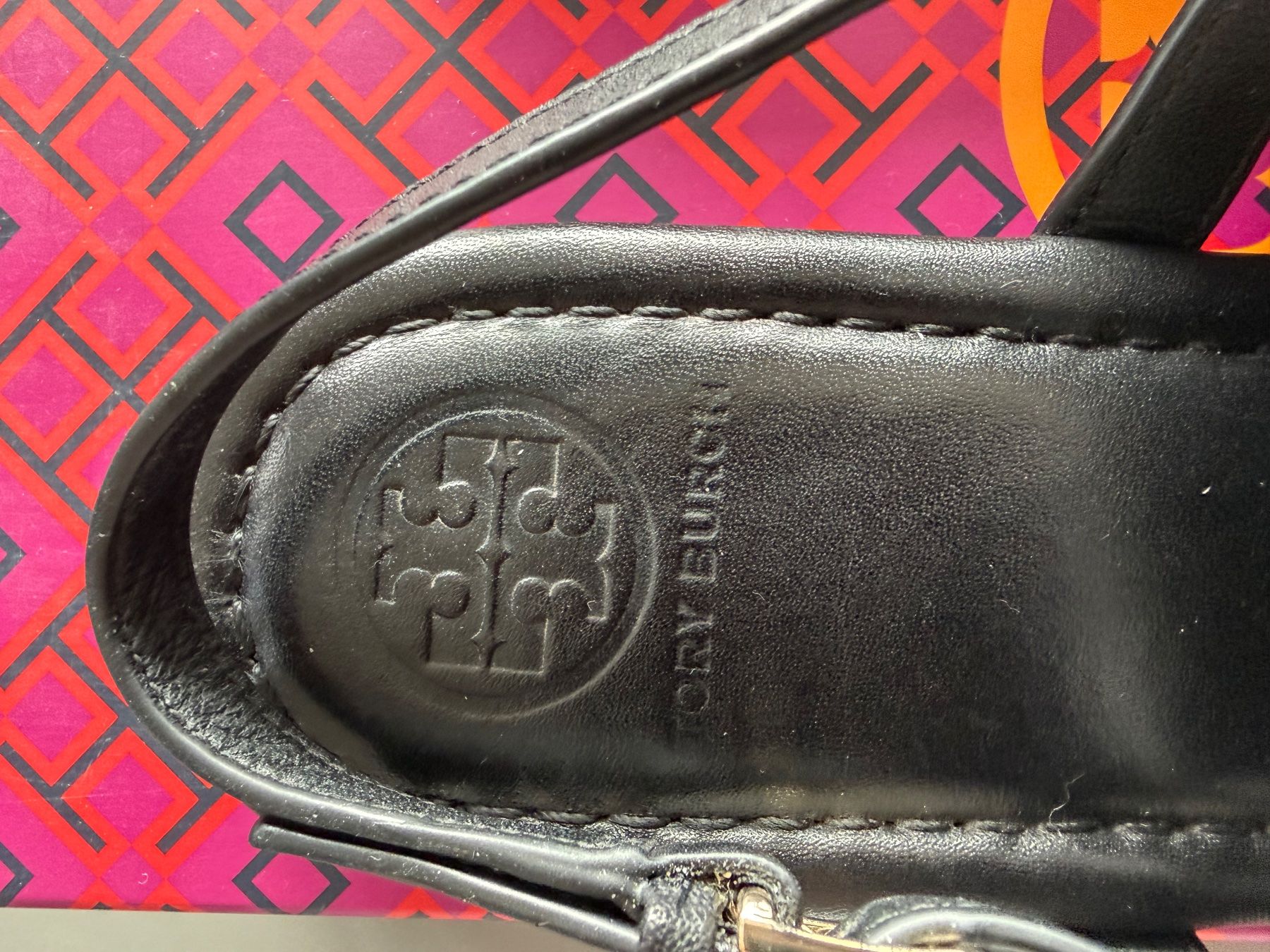 Tory Burch Scarpe da donna: Tory Burch Sandalen Schwarz Leder Gr. 37.5 – Nuovo (secondo la descrizione) da Goldau venduto da mba68 3