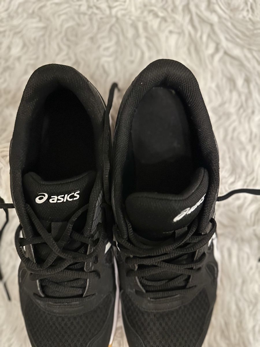 Herrenschuhe: ASICS Upcourt 6 Schuhe – Gebraucht aus Kriens von saleworld 1