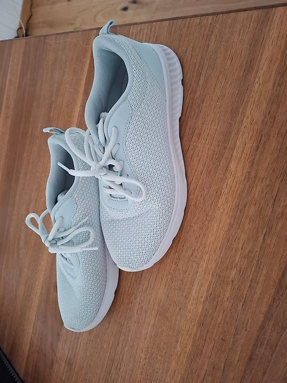 Chaussures femmes: Turnschuhe Gr. 38 – D'occasion à Halten par Mutzji 1