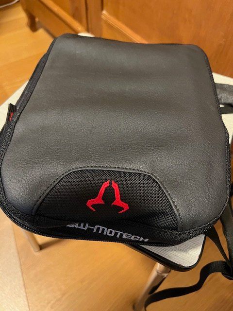Dainese Rucksäcke: Motorrad Rucksack mit Regenschutz – Neu (gemäss Beschreibung) aus Niederurnen von ruedif2006 3
