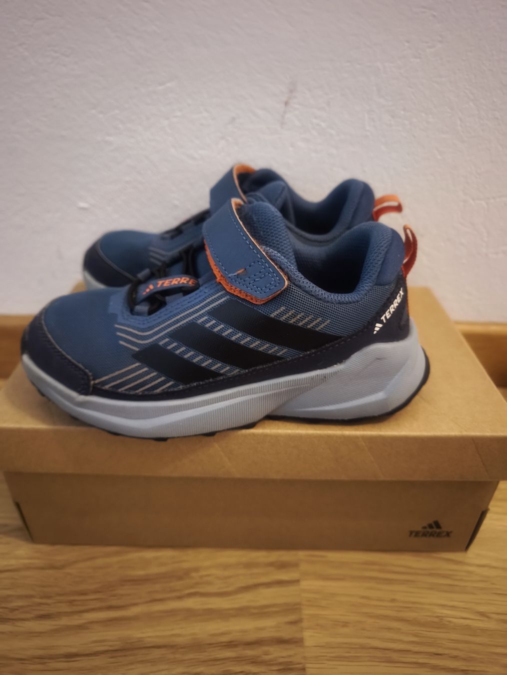 Adidas Schuhe für Jungen: Adidas terrex Kinder Wanderschuhe Gr. 29 – Gebraucht aus Murten von pla_j9qh 2