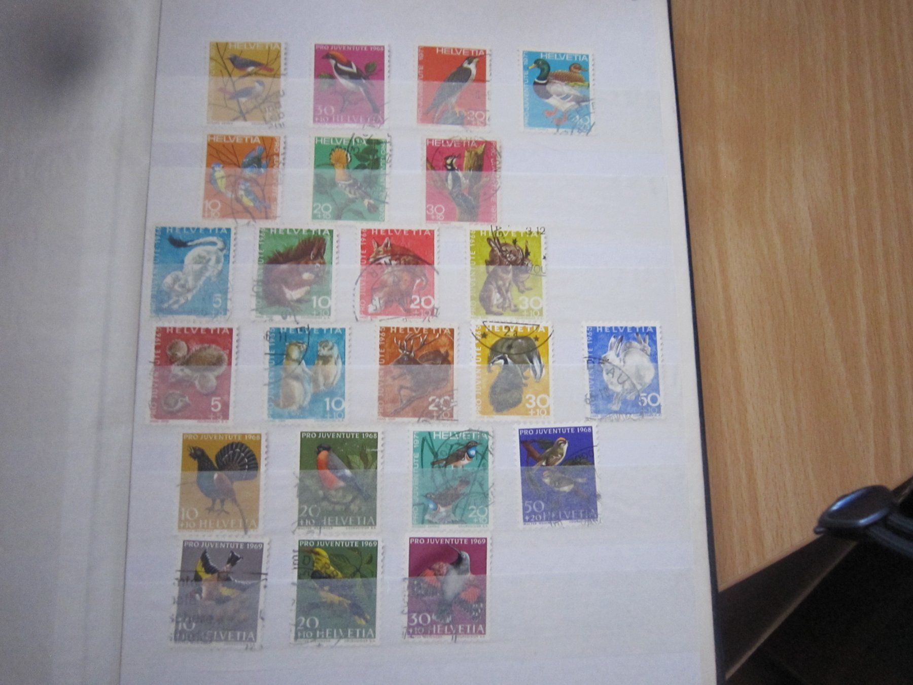 Tutti i francobolli: Lot O7 album mit Marken: Tiere – Usato da Giubiasco venduto da sal_9j6w 3