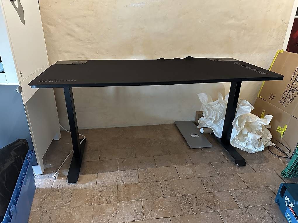 Scrivanie: Bureau gamin ultradesk – Usato da Cheseaux-Lausanne venduto da thi_6y96
