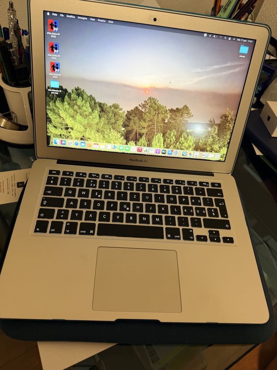 Apple Portables: Vendo MacBook – D'occasion à Arbedo par lor_w8j5