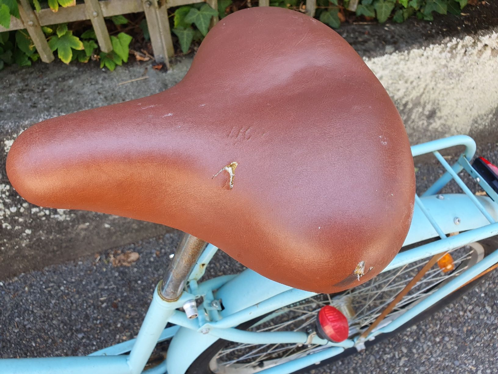 Vélos: Damenvelo hellblau mit Transportkiste – D'occasion à Burgdorf par mentalshopCH 3