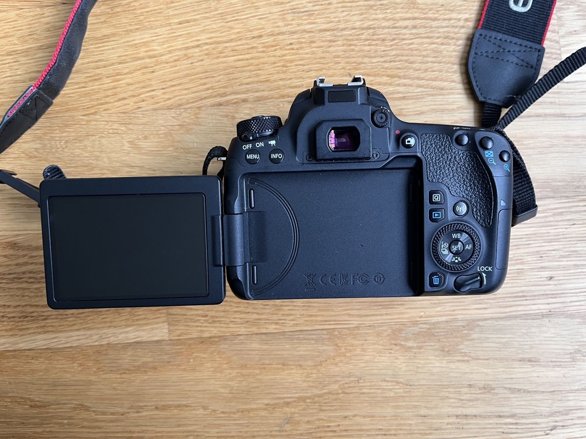 Canon Fotocamera: Canon EOS 77D – Usato da Zürich venduto da a.b.2025 4