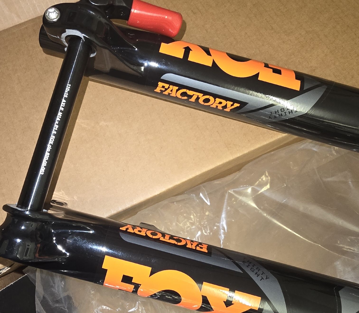 Fox Pezzi di ricambio: FOX FLOAT 27.5" FS e-Bike 38 Grip2 Federgabel – Nuovo e nell'imballaggio originale da Wangs venduto da Restposten.Garage 4