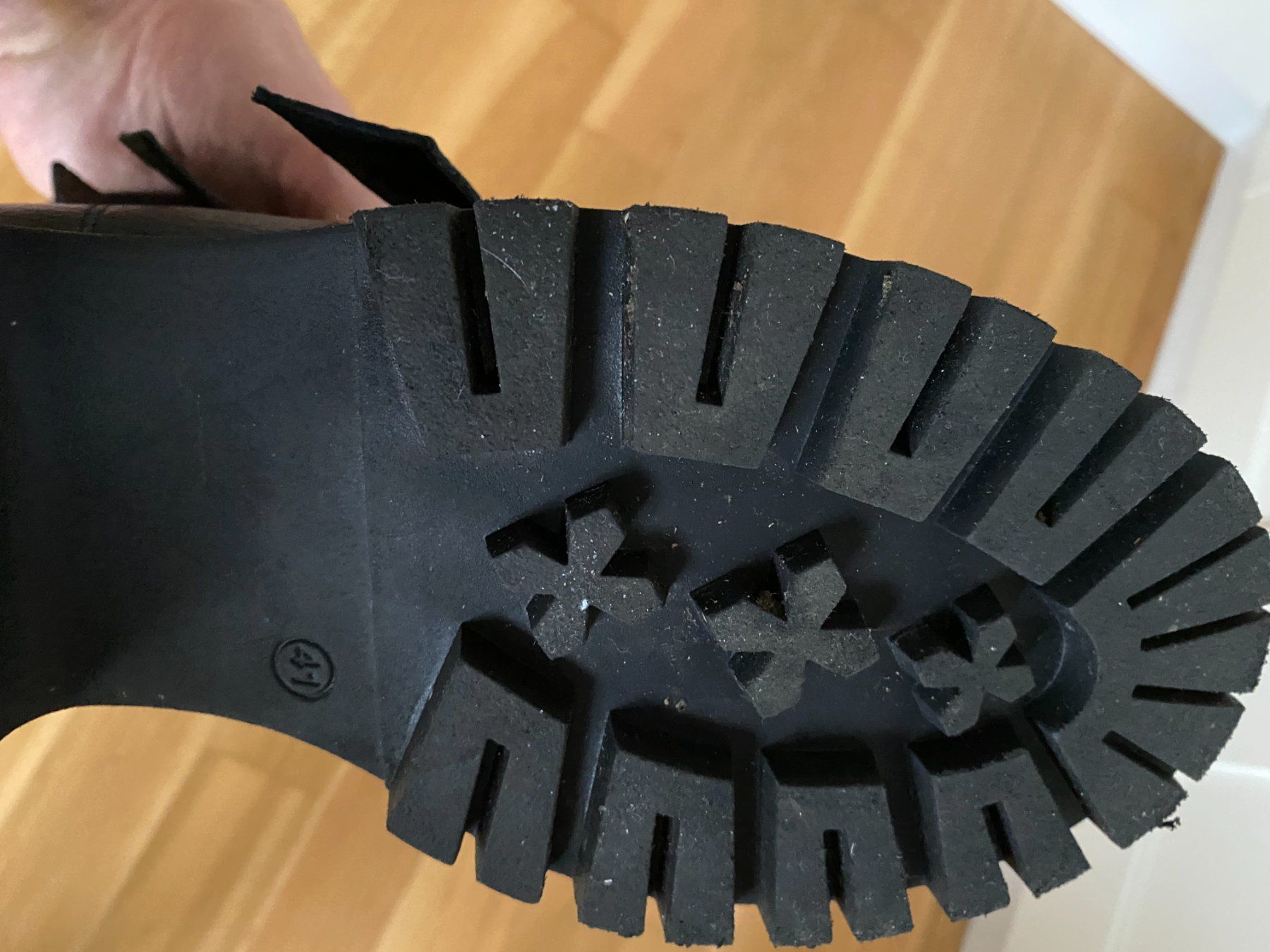We Scarpe da donna: we do   Coole Leder Boots mit Schnallen Gr. 41 schwarz – Nuovo (secondo la descrizione) da Niederrohrdorf venduto da park5 5