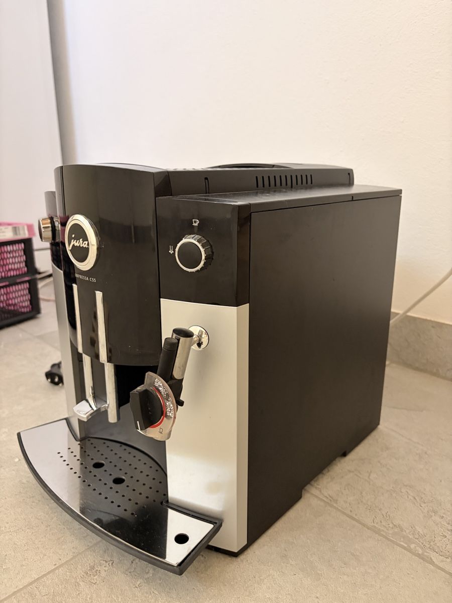 Jura Macchine per caffè & Macchine per espresso: Jura Kaffeemaschine  – Usato da Fehren venduto da van_pjt6 2
