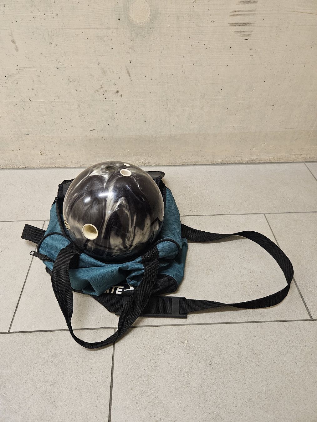 Bälle: Bowlingkugel Slingshot mit Tasche – Gebraucht aus Zürich von dom_7d9b 1