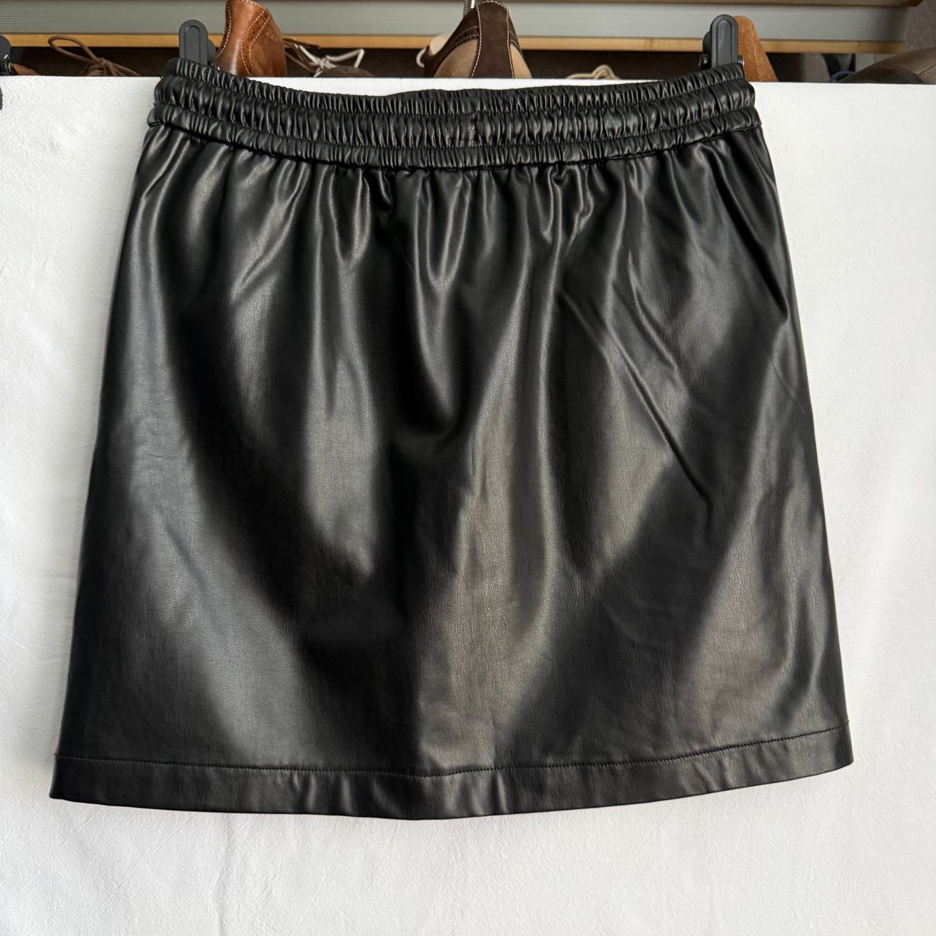 Esprit Gonne: Esprit: Mini-Rock Kunstleder, Schwarz, Gr. 36 – Nuovo (secondo la descrizione) da Riedholz venduto da han_fy6l 2
