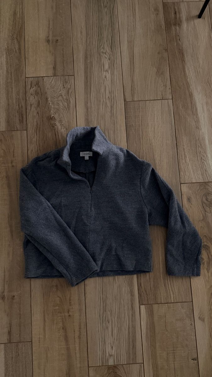 Cos Pullover & Sweatshirts: Pullover COS – Neu und originalverpackt aus Wallisellen von SKO96