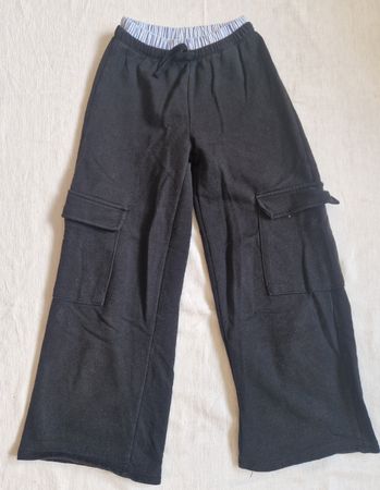 Zara Hose 140 schwarz, mit Seitentaschen