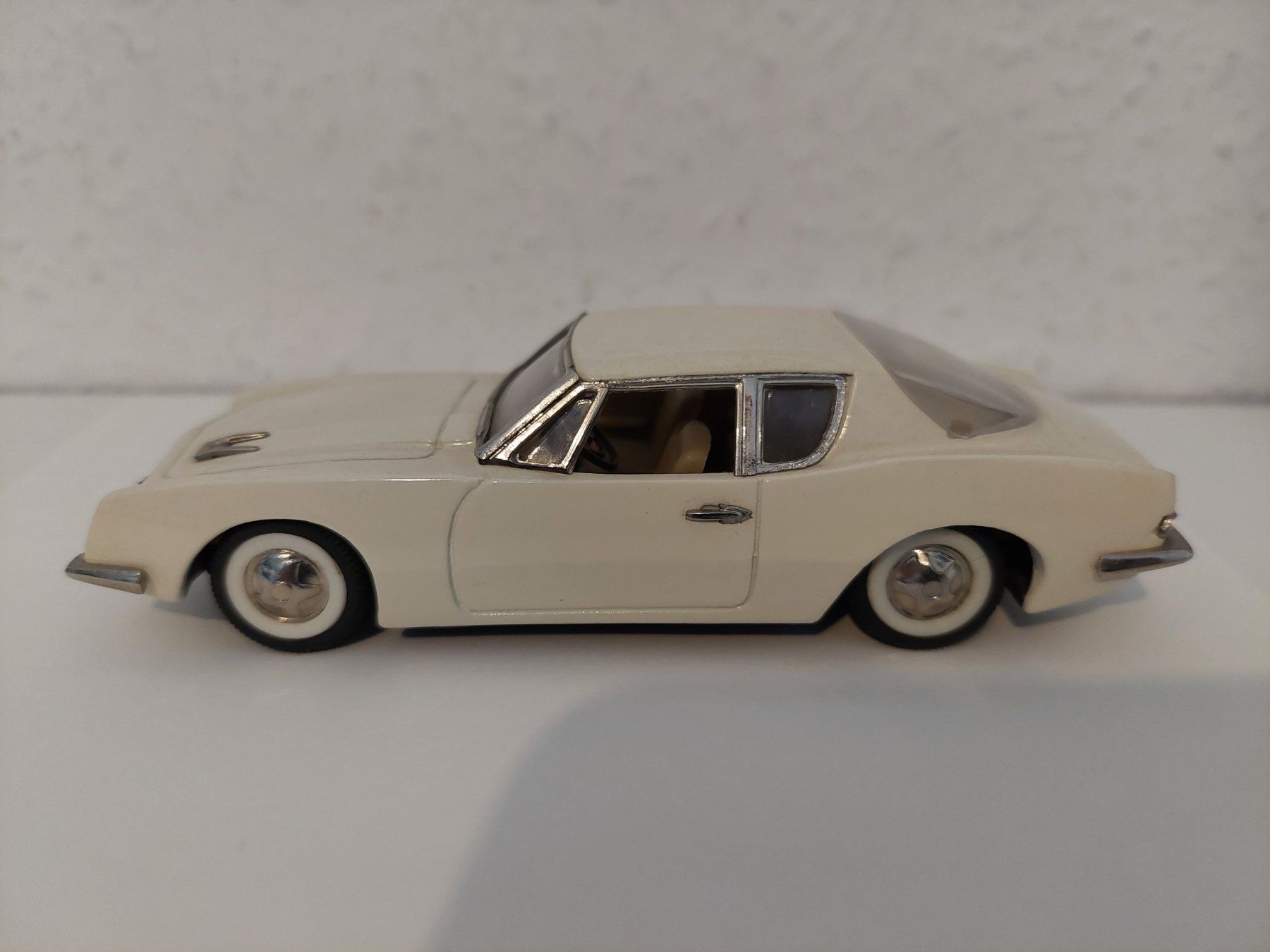 Modellini d'auto: Studebaker Avanti 1 1964 1:43 Colletors Classics – Usato da Diegten venduto da isetta590 1