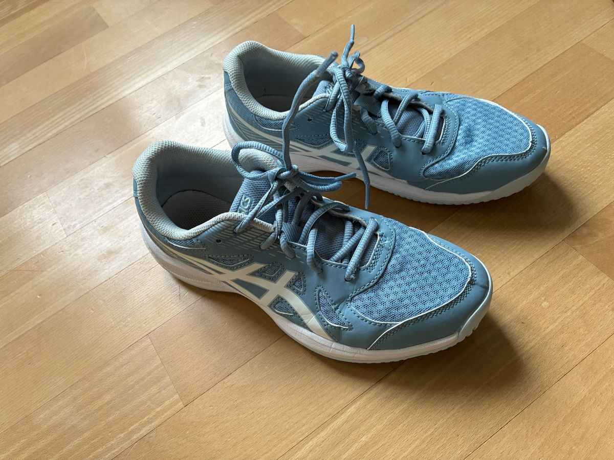 Asics Scarpe per ragazzi: Hallenturnschuhe Asics Gr.39 – Usato da Gachnang venduto da Liv014 2