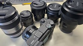 Sony ILCE 6600 + 6 Objektive.