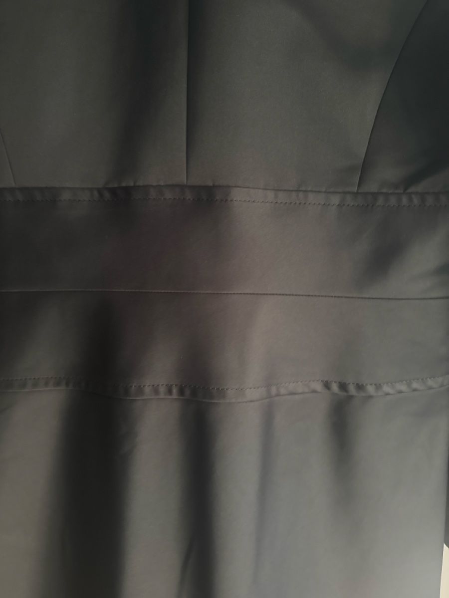 Valentino Cappotti: Valentino Satin Mantel – Nuovo (secondo la descrizione) da Küsnacht ZH venduto da ees_9thz 7