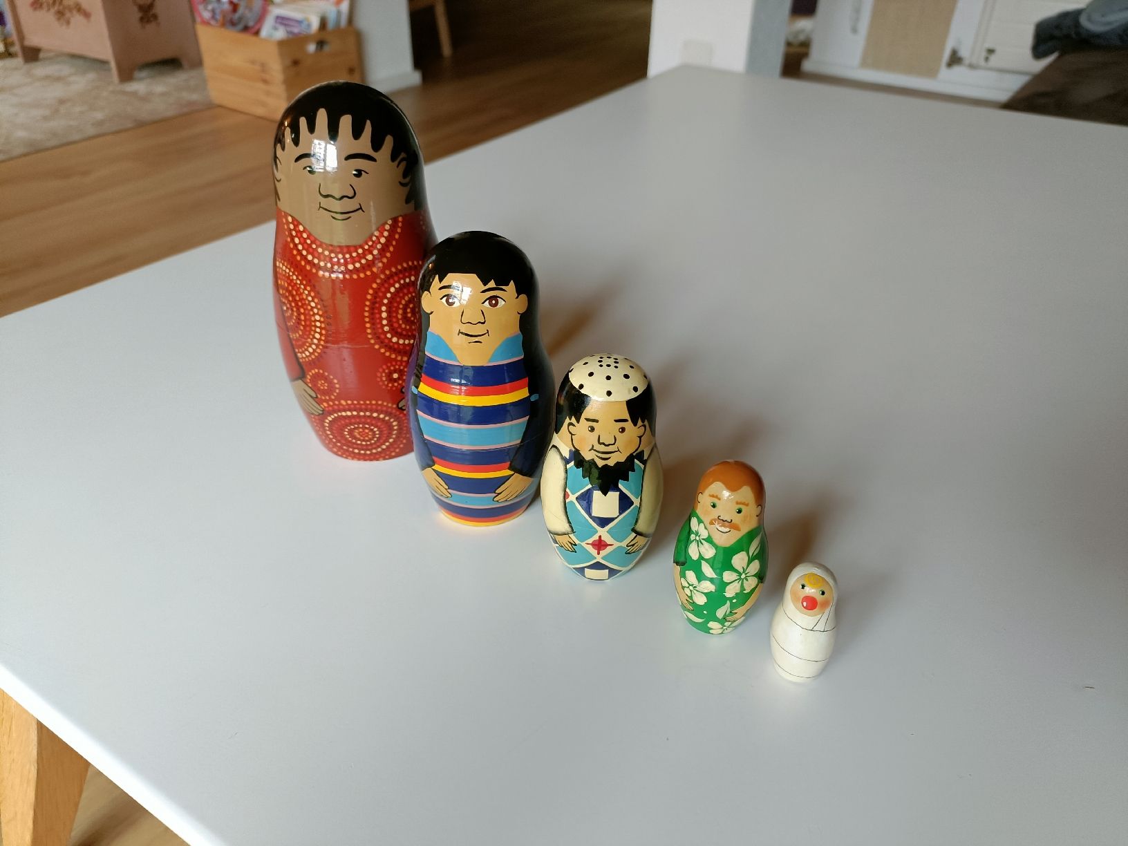Statuette: Matroschka Holzpuppen Set, 5 teilig – Usato da Langnau b. Reiden venduto da Severin.Siegrist