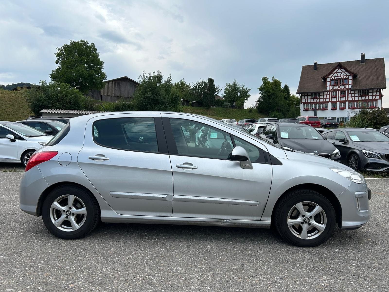 Peugeot Automobili: Peugeot 308 1.6i - Eintauschfahrzeug – Usato da Bäretswil venduto da Oberland-Automobile 3