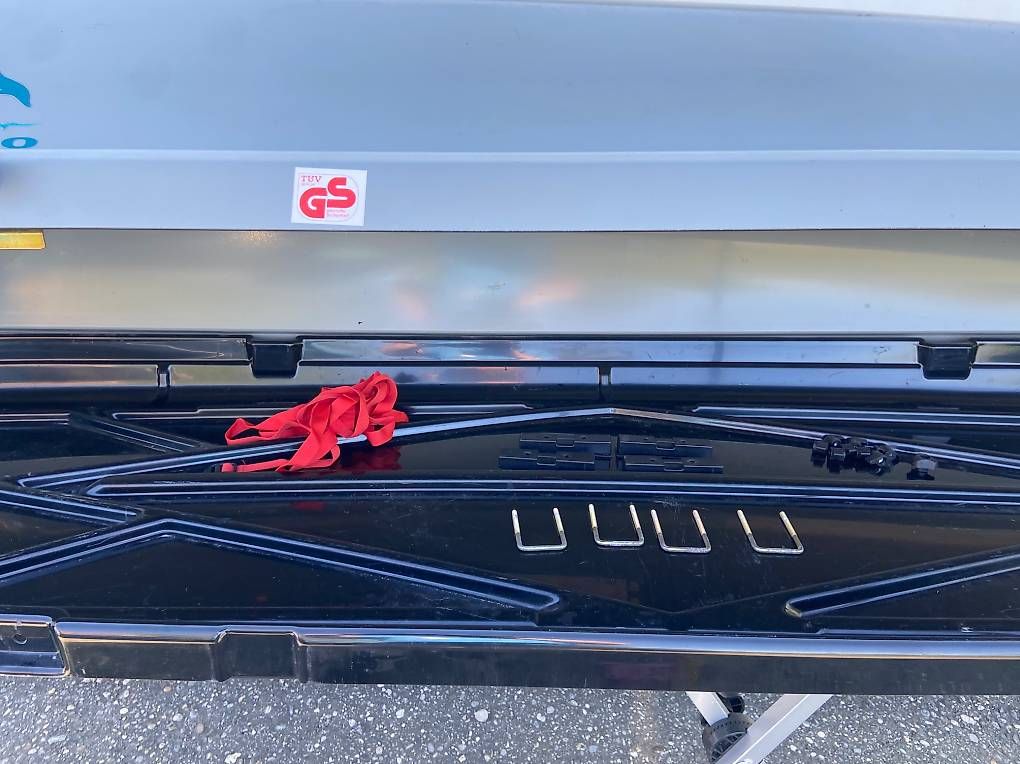 Box da tetto: Dachbox Kamei 460 Liter mit oder obne Träger – Usato da Leuzigen venduto da Doppelrad 1