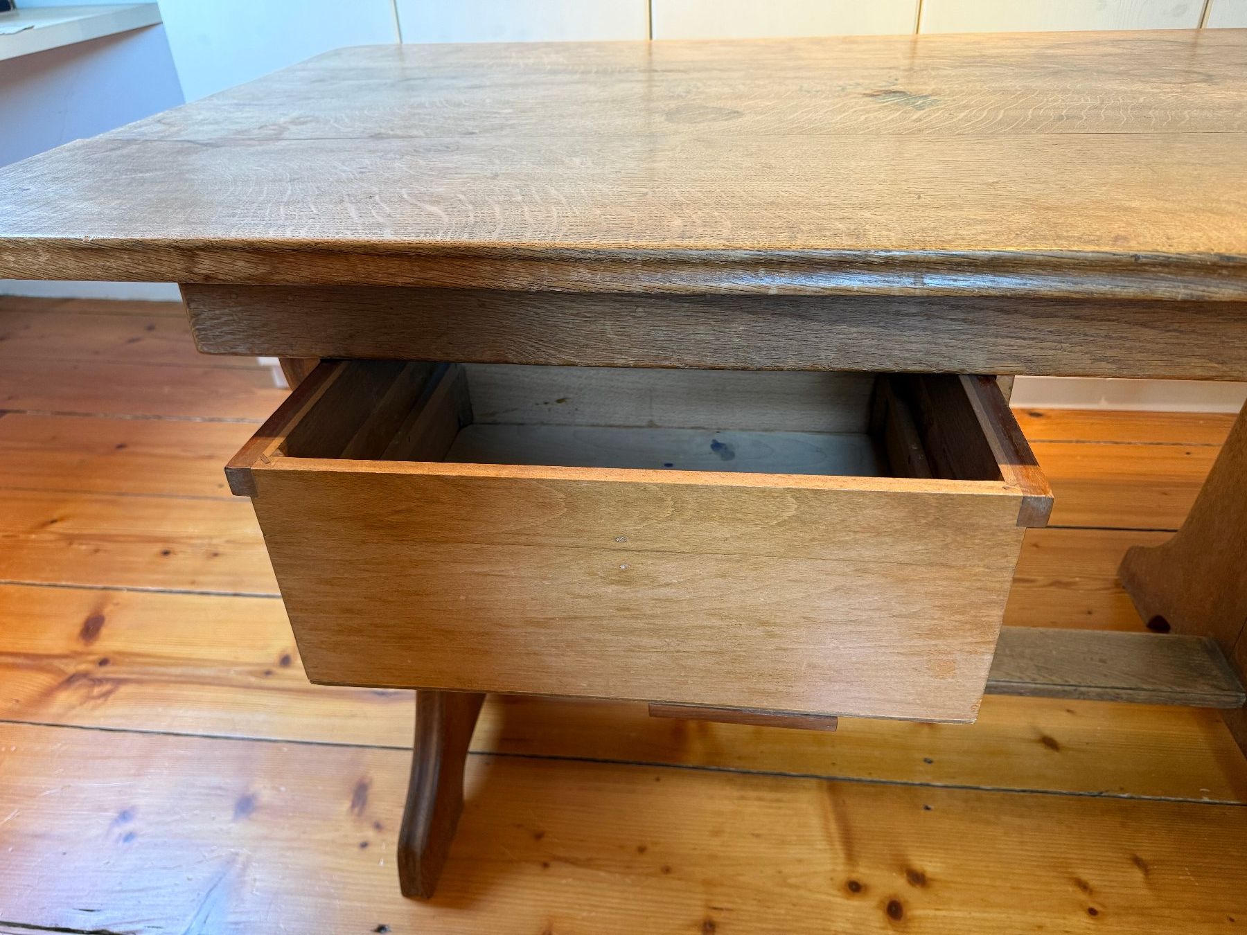 Tavoli: Vintage Ess- oder Schreibtisch mit Stuhl – Usato da Kreuzlingen venduto da eludwig 4