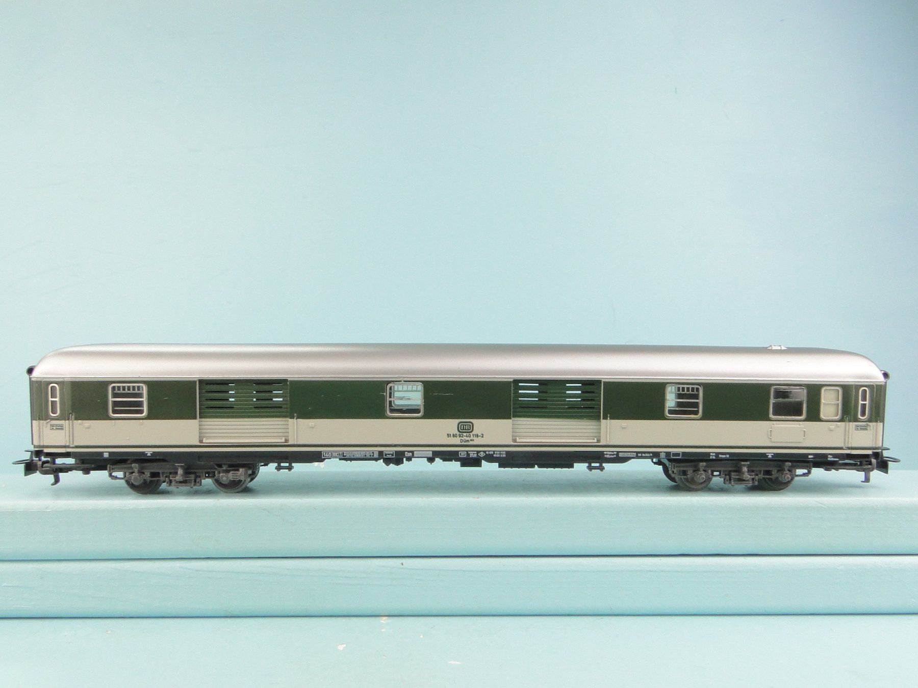 Märklin Modellini di ferrovie: Märklin DB Gepäckwagen – Usato da Bülach venduto da cann11 1