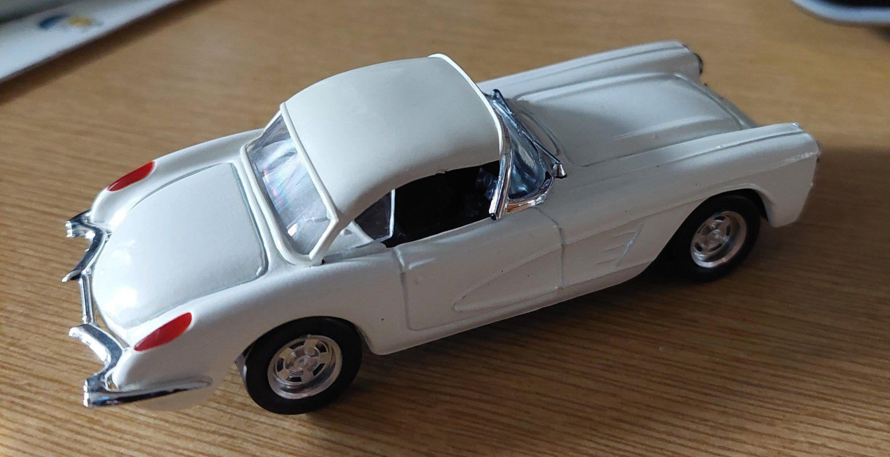Chevrolet Voitures modèles: Chevrolet Corvette 60 Modelauto weiss , stand in Vitrine – Neuf (Voir description) à Veltheim AG par fredy_richner 3