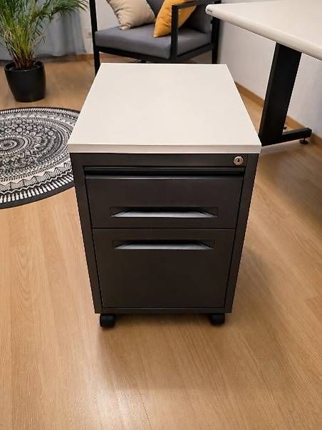 Scrivanie: Ensemble bureau + armoire de rangement – Usato da Courtételle venduto da Moredyl 1