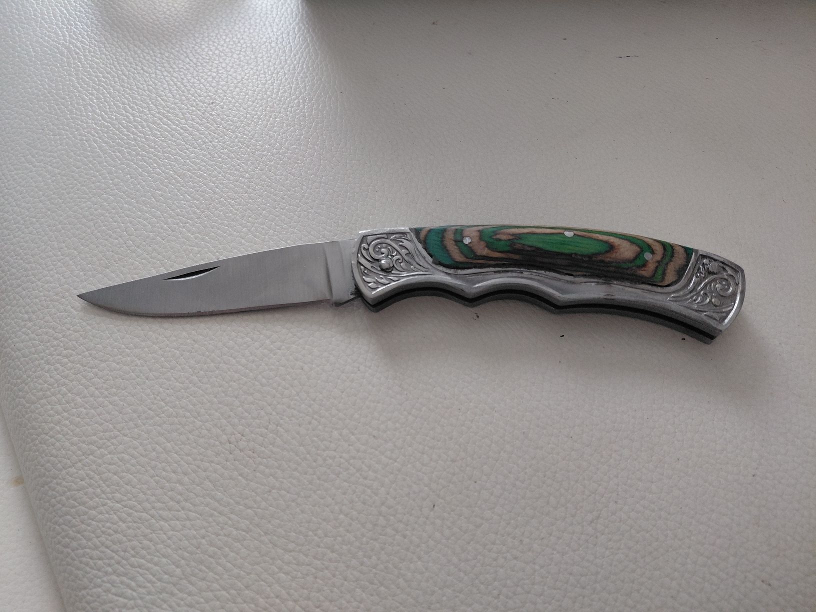 Coltelli tascabile: Taschenmesser mit grünem Holzgriff, – Usato da Belp venduto da mar_76s8