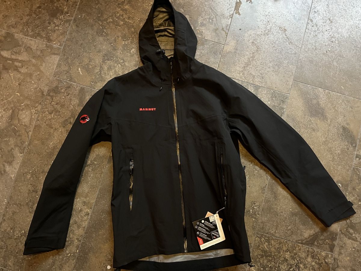 Mammut Jacken: Mammut Regenjacke L – Gebraucht aus Gockhausen von Turmfalken