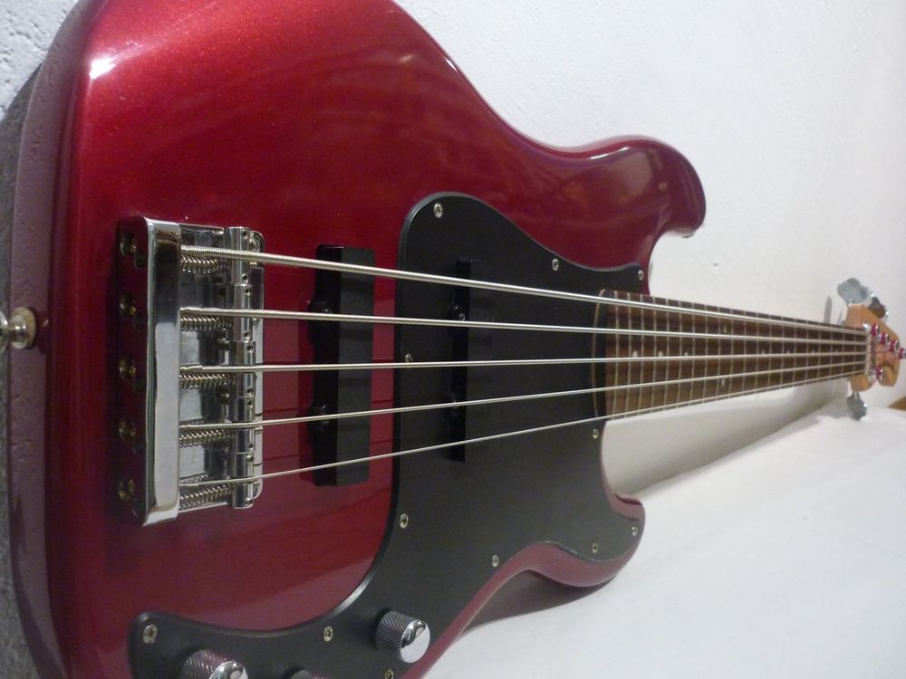 Fender/Squier Precision Bass, 5-Saiter | Kaufen auf Ricardo