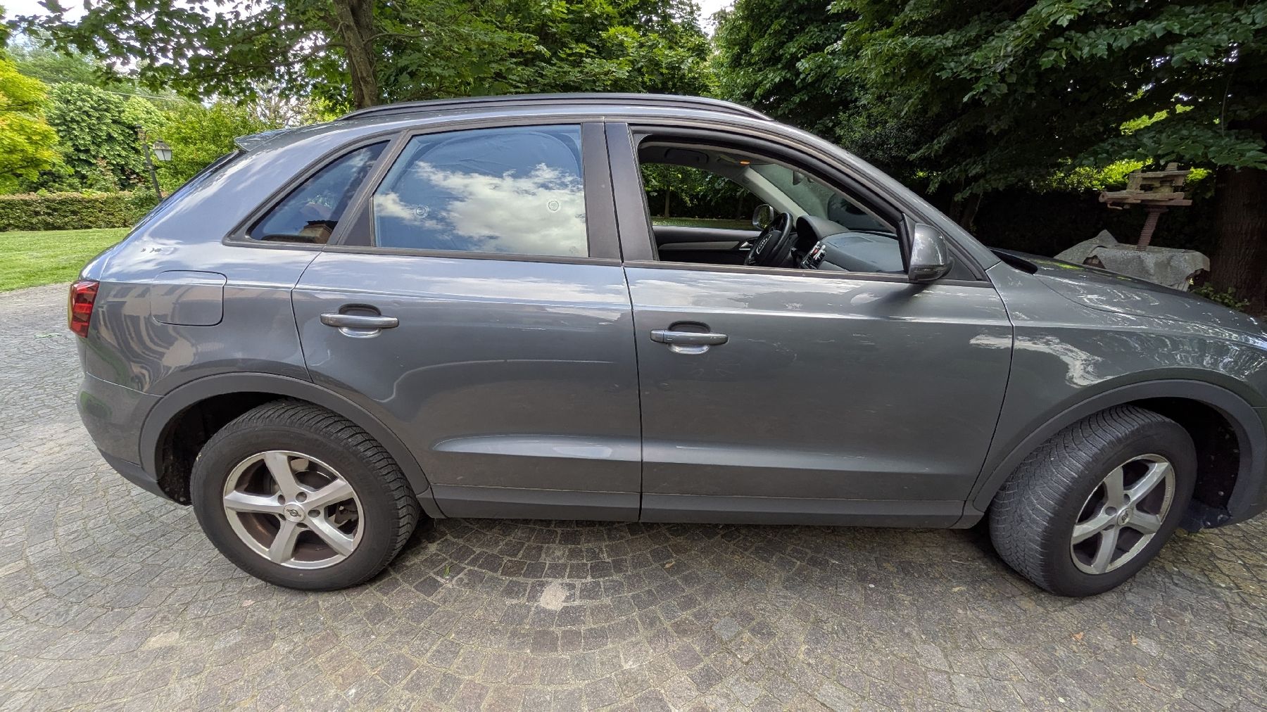 Audi Automobili: Audi Q3 TFSI 2013 Grey - v good condition – Usato da Zürich venduto da cedrium 3