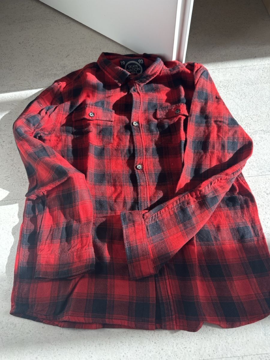 C&A Camicie, T-shirt & Polo: Rotes Holzfällerhemd Grösse  146/152 – Usato da Sigriswil venduto da windhuk