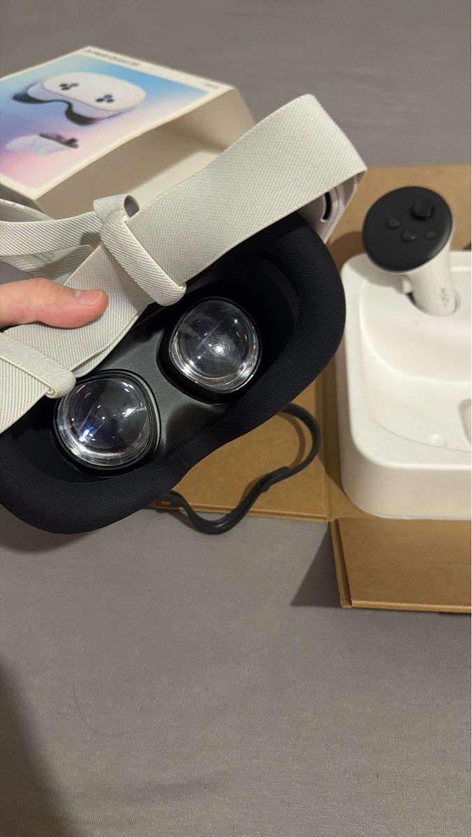 Meta Casque VR: Meta Quest 3S 128 GB – D'occasion à Marly par Lennna 3