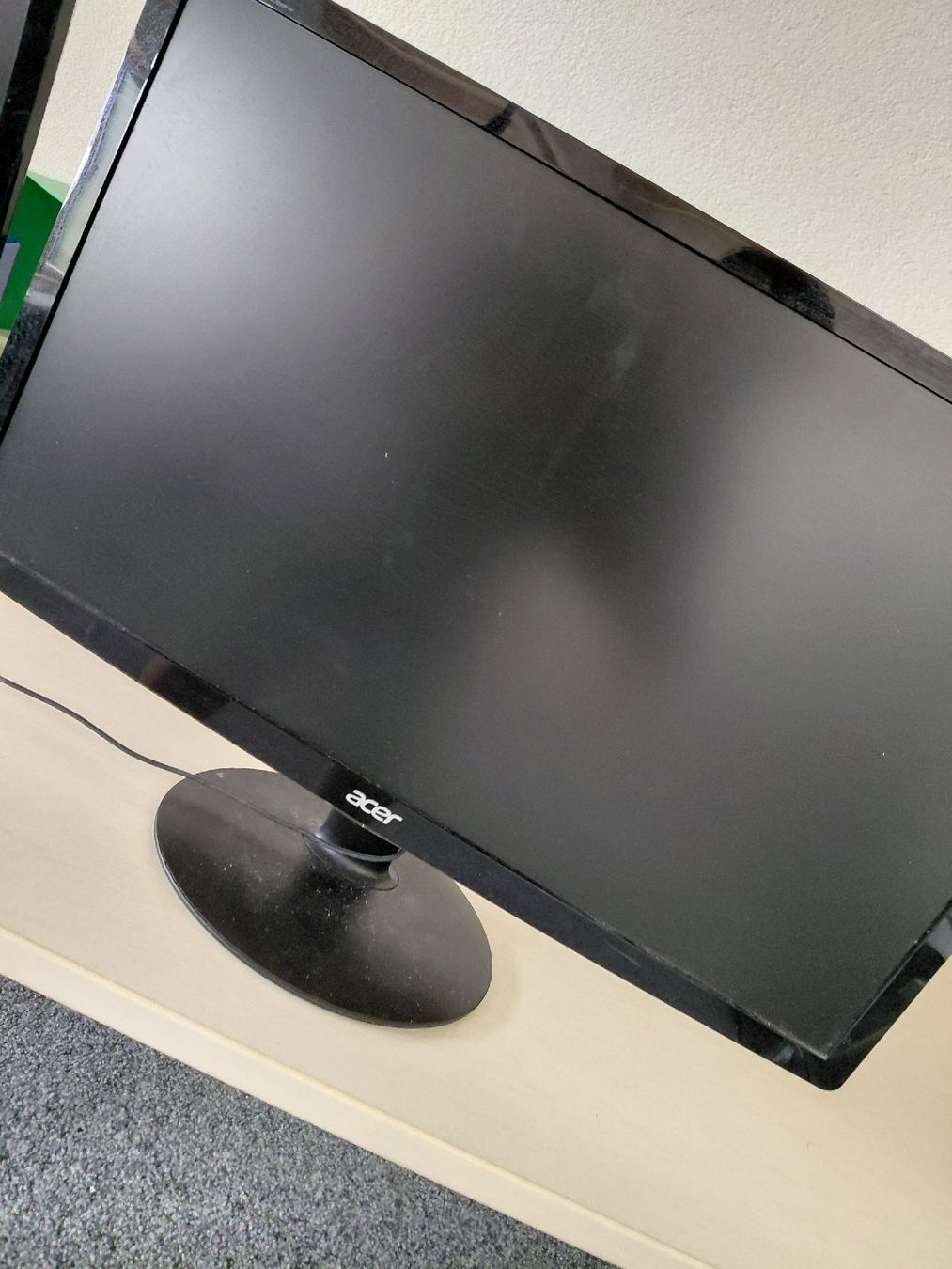 Monitore: 2x Monitore Acer + Medion Schwarz gebraucht – Gebraucht aus Müllheim Dorf von Yapoeti 1