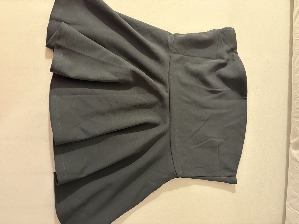 H&M Top: Top H&M Grau – Usato da Ebnat-Kappel venduto da Mzottli