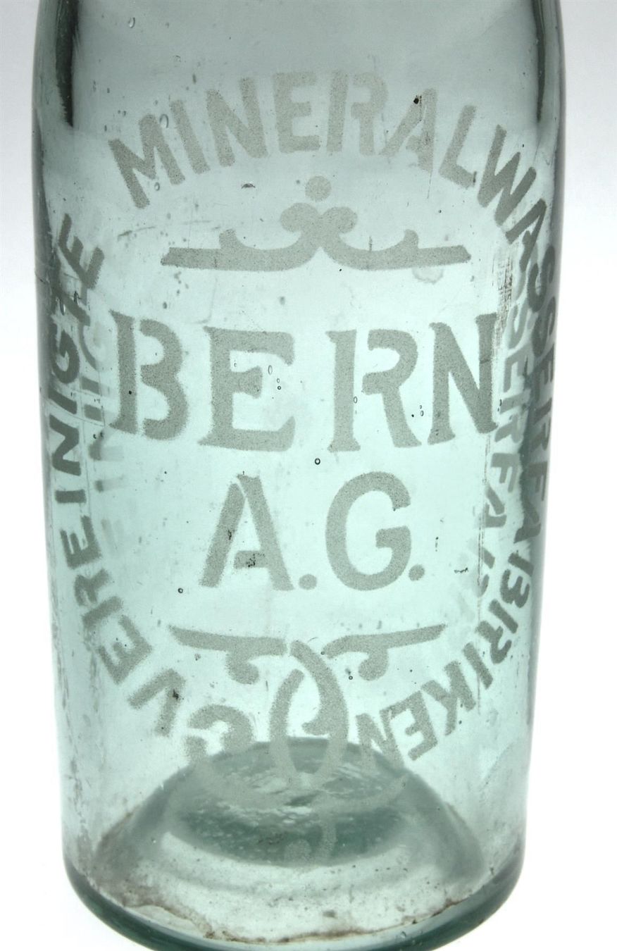 Bicchieri, Caraffe & Bottiglie: Mineralflasche mit Bügelverschluss Bern – Usato da Seedorf BE venduto da ArcoCera 1