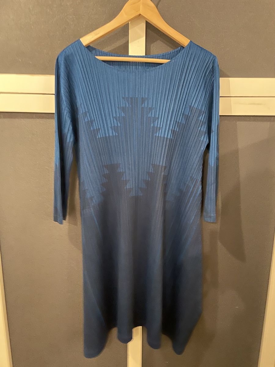 Issey Miyake Robes: Issey Miyake Pleats Please Kleid blau – D'occasion à Eglisau par lia_c7ny 1