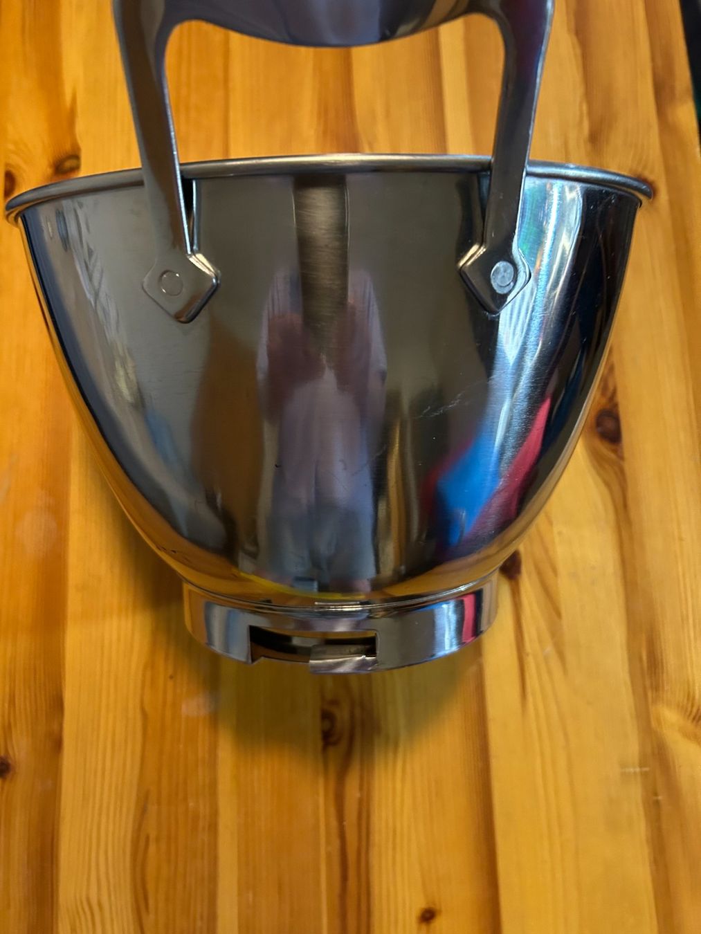 Ciotole: Edelstahlschüssel mit Henkeln Durchmesser 24cm – Usato da Bern venduto da Fireblades 4