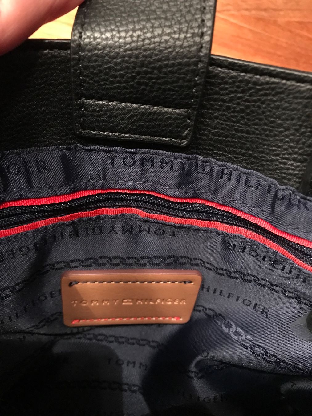 Tommy Hilfiger Borse da donna: Handtasche – Usato da Kerzers venduto da sydney04 3