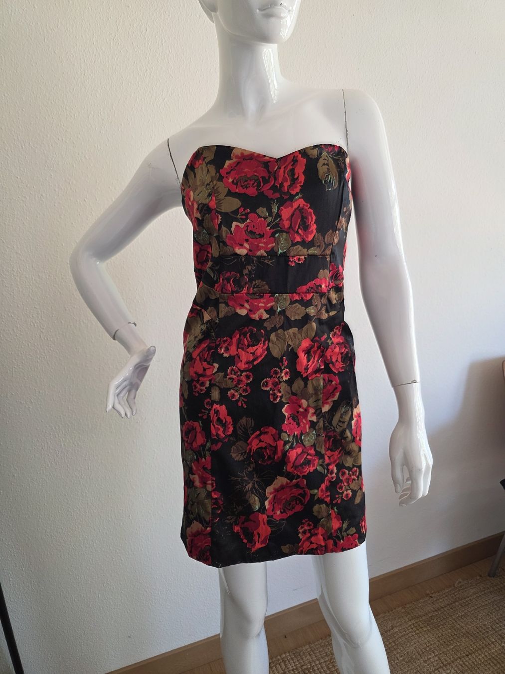 Zebra Vestiti: Abito bustier Zebra taglia M con rose rosse -  – Usato da Massagno venduto da let_6pgs